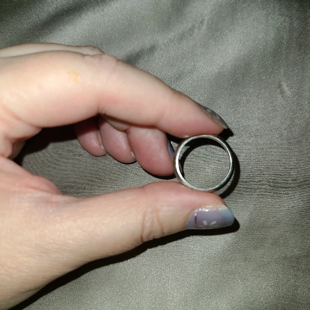 Platinum wedding band size 5